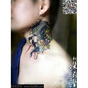 男士脖子纹身