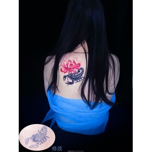 蝎子彼岸花纹身